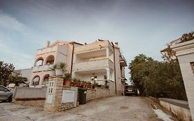 Perla Apartments